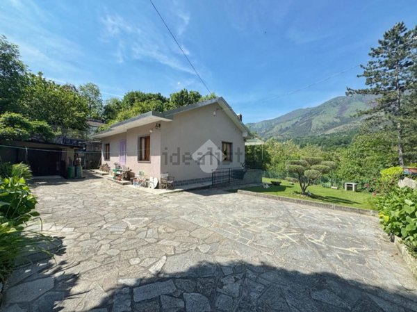casa indipendente in vendita a Val della Torre