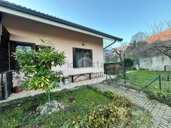 casa semindipendente in vendita a Val della Torre