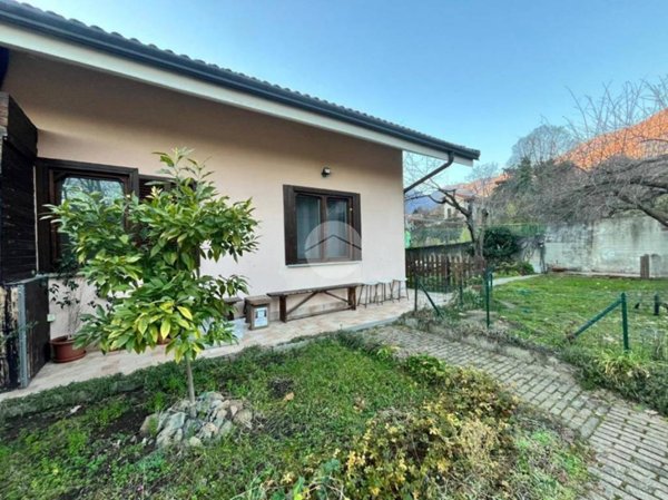 casa semindipendente in vendita a Val della Torre
