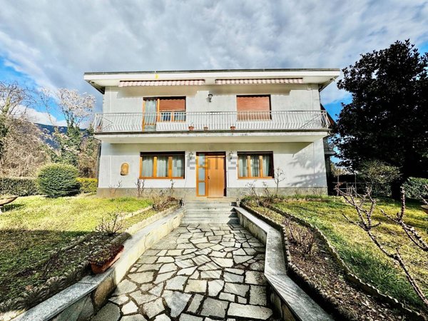 casa indipendente in vendita a Val della Torre