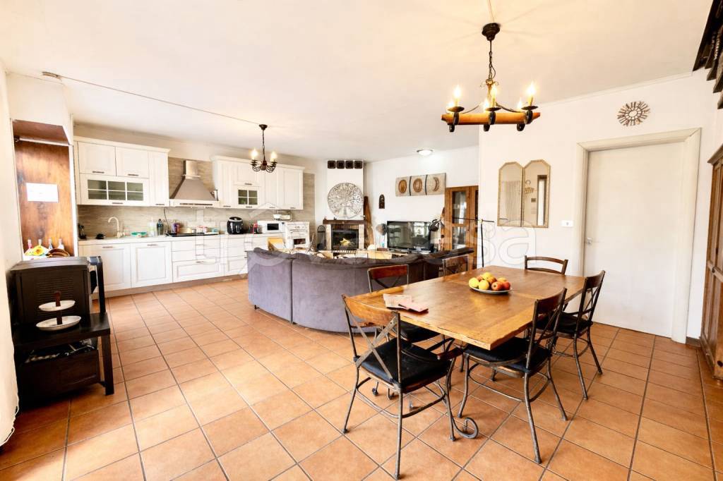 casa semindipendente in vendita a Val della Torre