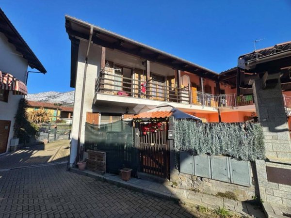 casa indipendente in vendita a Val della Torre