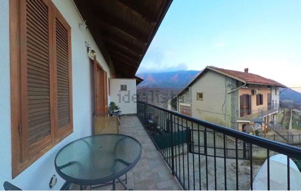 casa indipendente in vendita a Val della Torre