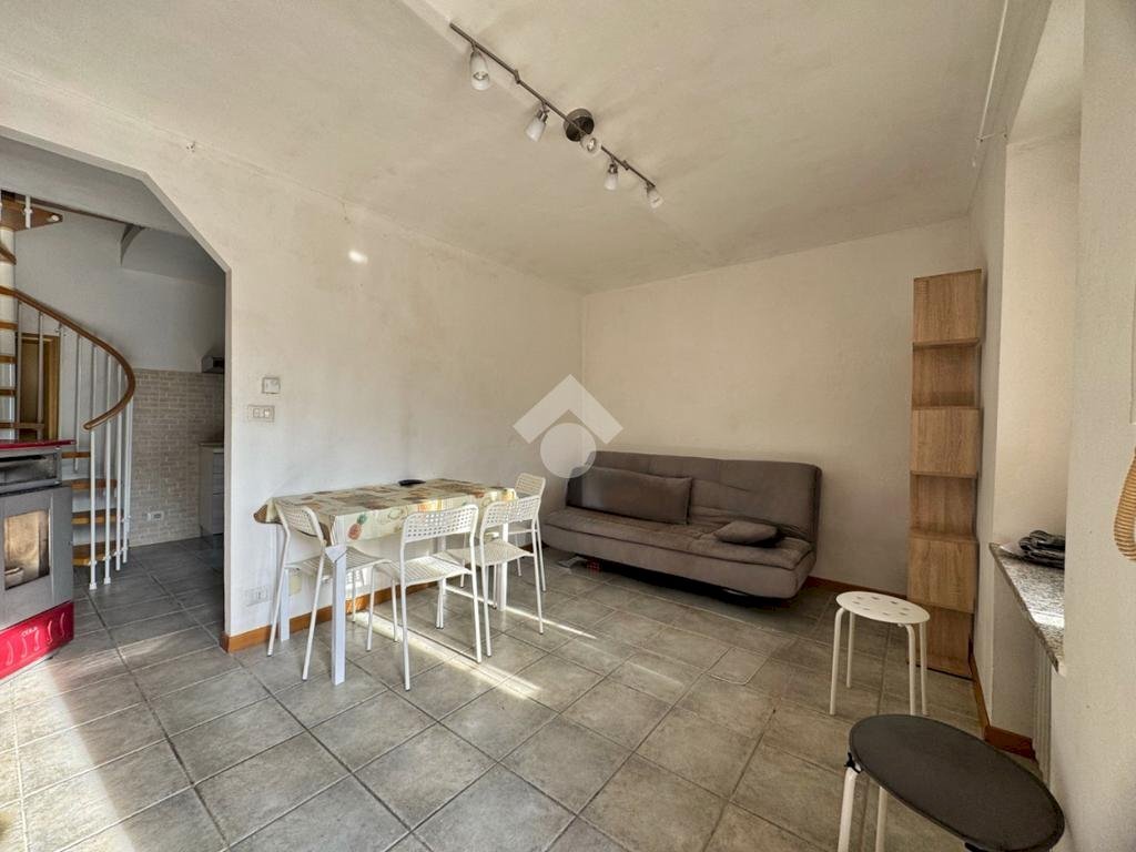 casa indipendente in vendita a Val della Torre