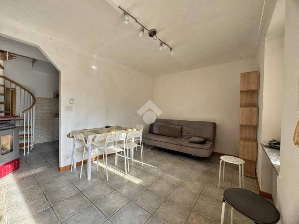 casa indipendente in vendita a Val della Torre