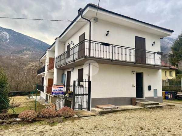 casa semindipendente in vendita a Val della Torre
