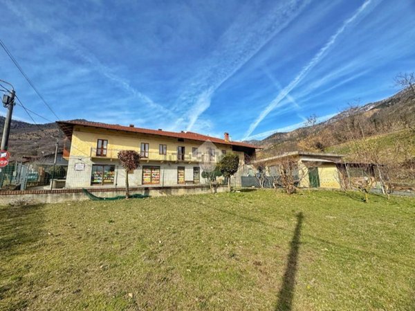 casa indipendente in vendita a Val della Torre