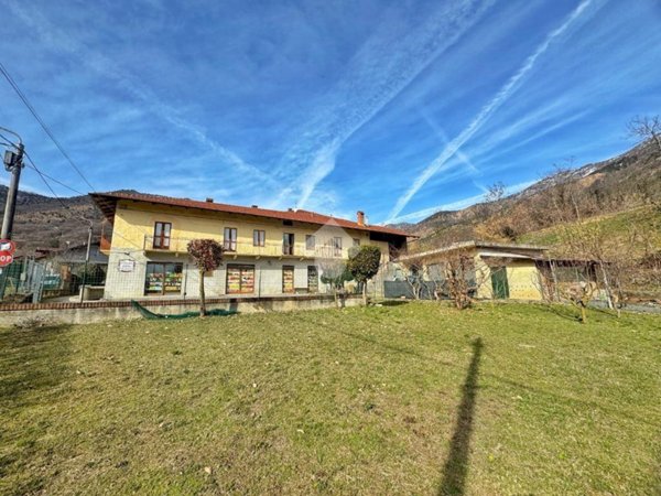 casa indipendente in vendita a Val della Torre