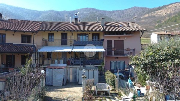 casa indipendente in vendita a Val della Torre