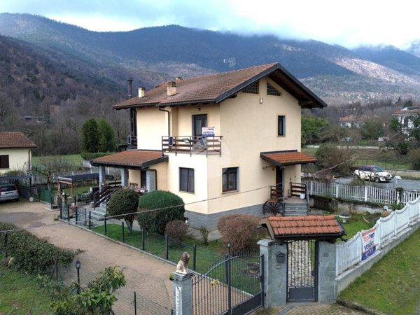 casa indipendente in vendita a Val della Torre