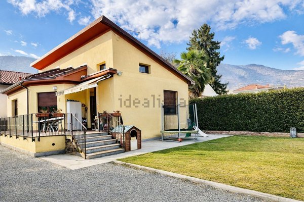 casa indipendente in vendita a Val della Torre