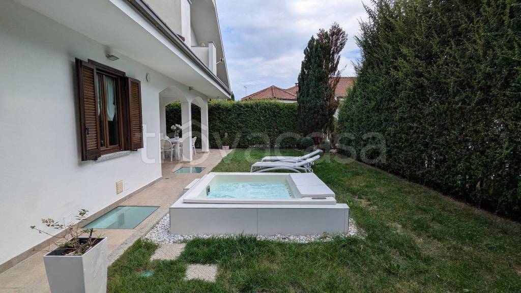 casa indipendente in vendita a Val della Torre