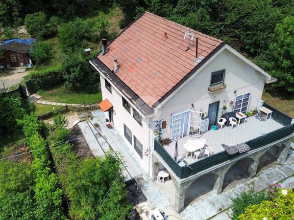 casa indipendente in vendita a Val della Torre