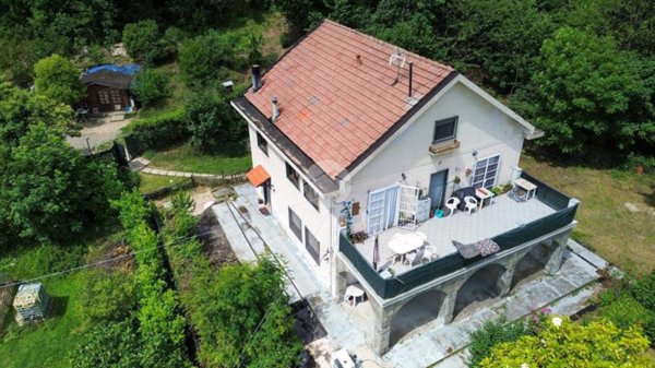 casa indipendente in vendita a Val della Torre