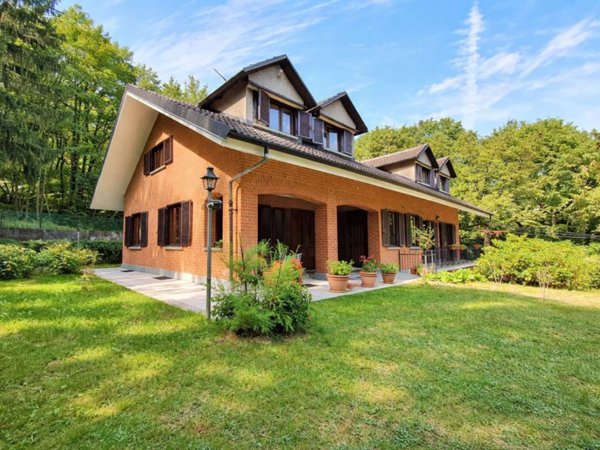 casa indipendente in vendita a Val della Torre