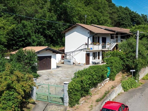 casa semindipendente in vendita a Val della Torre