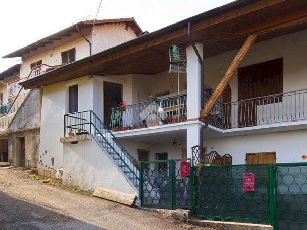 casa semindipendente in vendita a Val della Torre