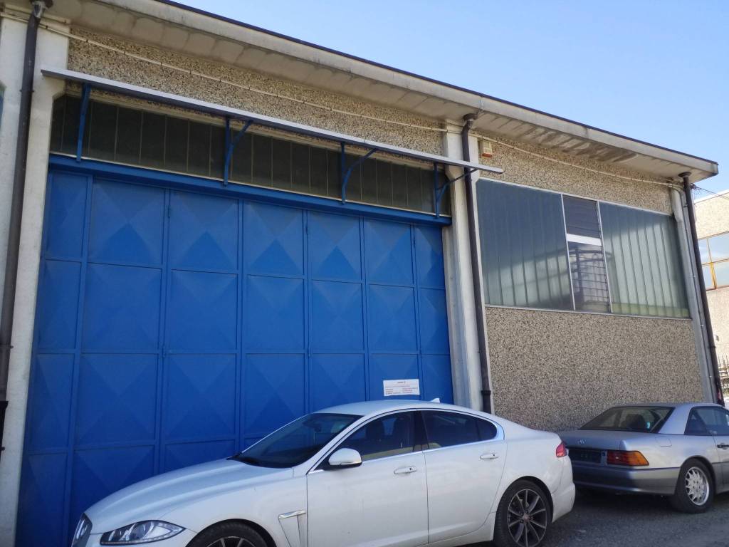 locale commerciale in vendita a Val della Torre