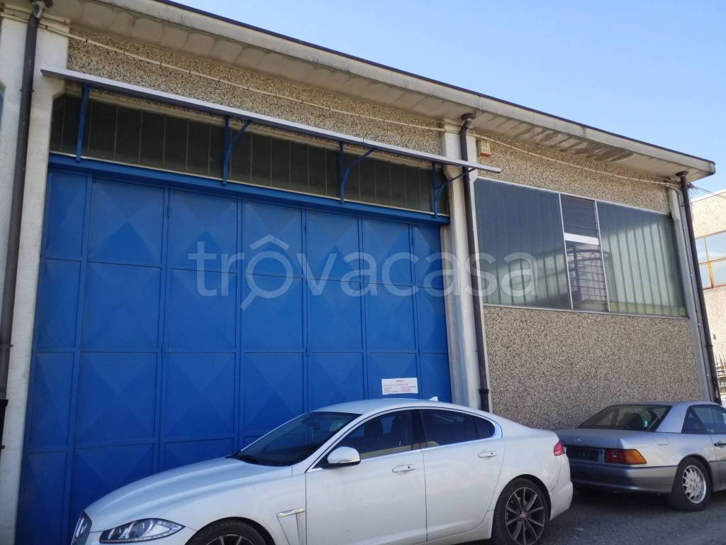 locale commerciale in vendita a Val della Torre