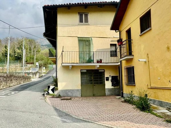casa indipendente in vendita a Val della Torre
