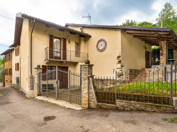 casa indipendente in vendita a Val della Torre