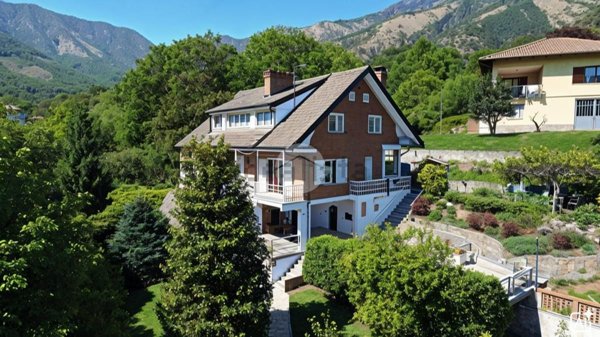 casa indipendente in vendita a Val della Torre