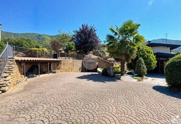 casa indipendente in vendita a Val della Torre