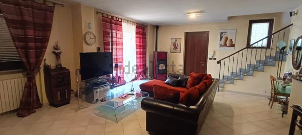 casa indipendente in vendita a Val della Torre