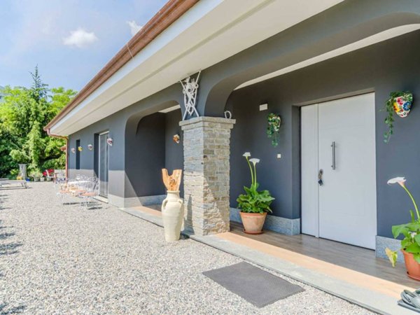 casa indipendente in vendita a Val della Torre
