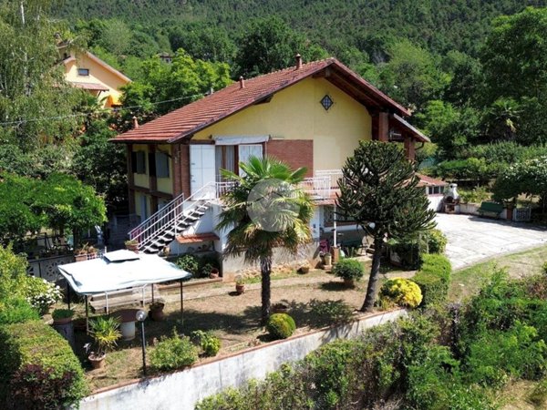 casa indipendente in vendita a Val della Torre