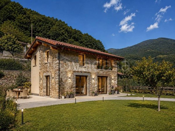 casa indipendente in vendita a Val della Torre