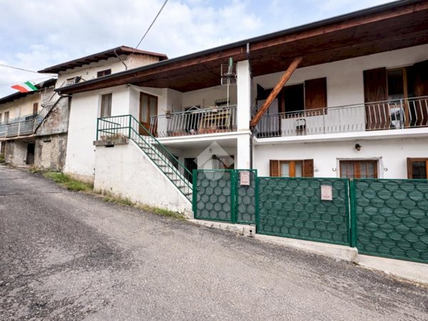 casa semindipendente in vendita a Val della Torre