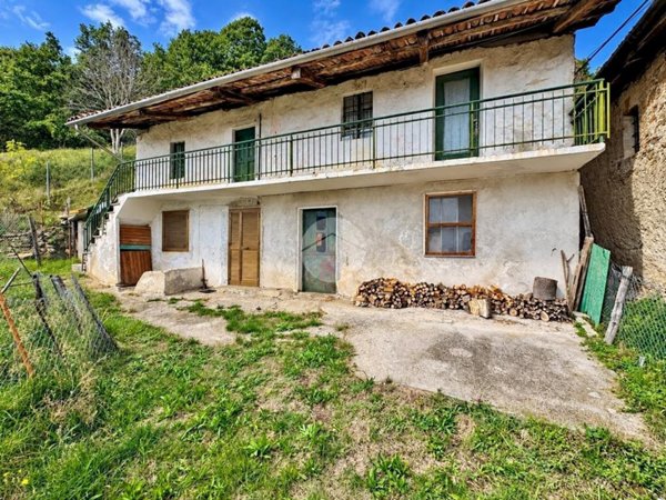 casa indipendente in vendita a Val della Torre