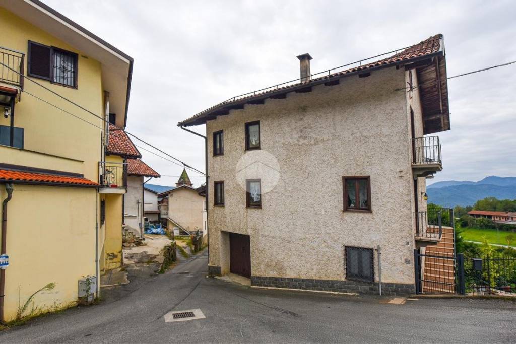 casa indipendente in vendita a Valgioie