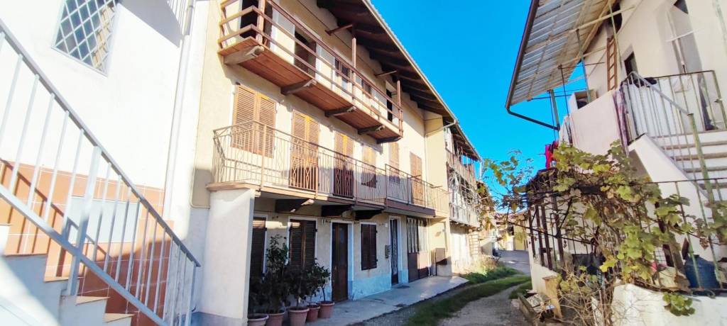 casa semindipendente in vendita a Vallo Torinese in zona Spagna