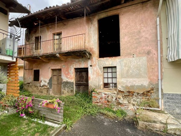 casa indipendente in vendita a Vallo Torinese in zona Spagna