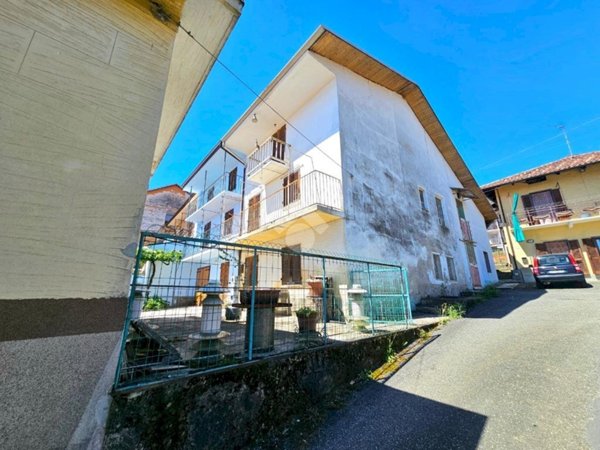 casa indipendente in vendita a Vallo Torinese in zona Spagna