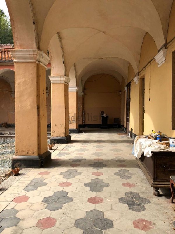 esavano in vendita a Valperga