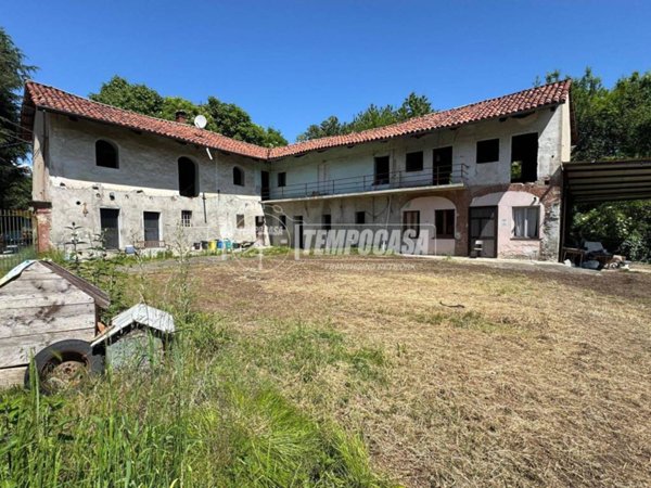 casale in vendita a Valperga