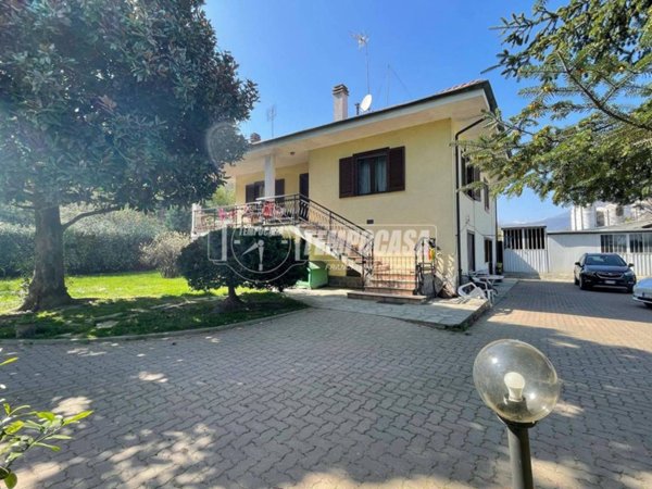 casa indipendente in vendita a Valperga