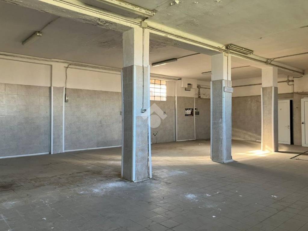 locale commerciale in vendita a Valperga