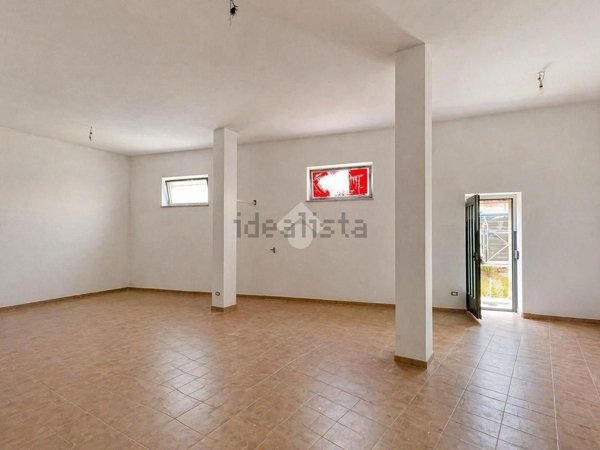 locale commerciale in vendita a Valperga