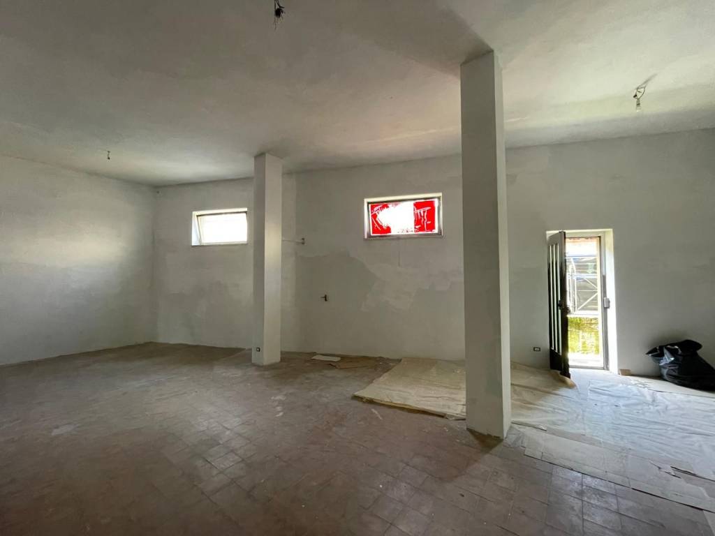 negozio in vendita a Valperga