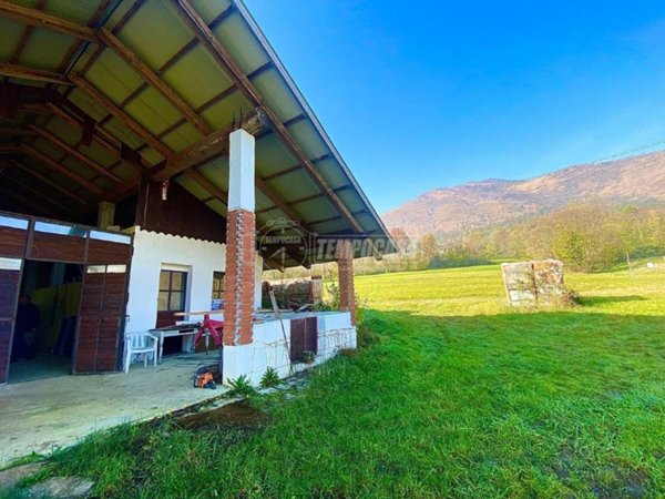 negozio in vendita a Varisella in zona Ramai
