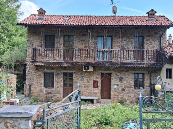 casa indipendente in vendita a Varisella in zona Moncolombone