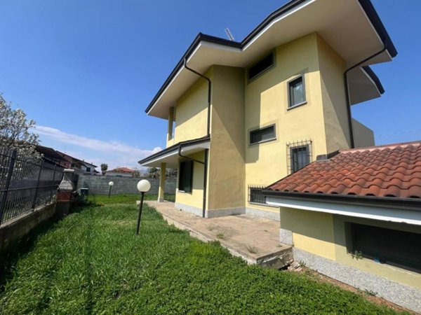 casa indipendente in vendita a Vauda Canavese