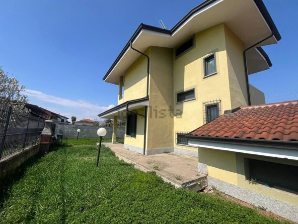 casa indipendente in vendita a Vauda Canavese