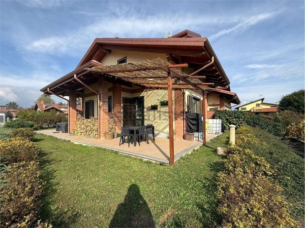 casa indipendente in vendita a Vauda Canavese