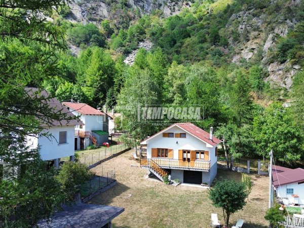 casa indipendente in vendita a Venaus in zona Bar Cenisio