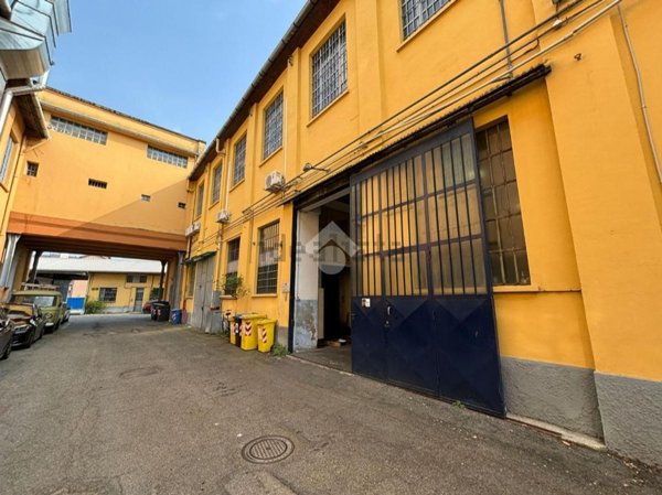 capannone in vendita a Venaria Reale